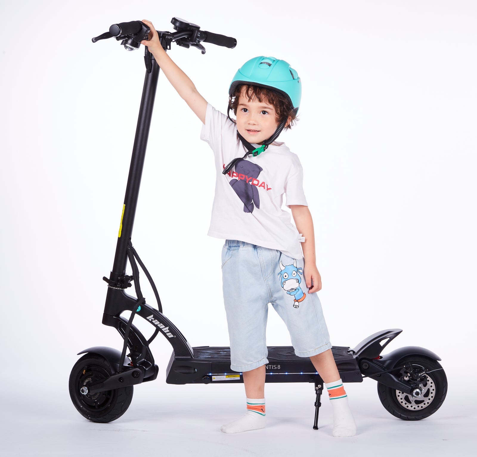 Choose a helmet with a green buckle for your children